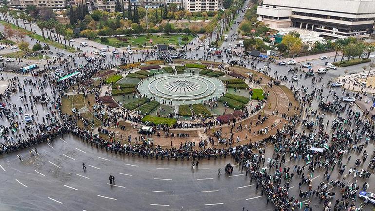 CANLI | Suriye devriminin 1.yılı Şaradan Emevi Camisinde kardeşlik mesajı