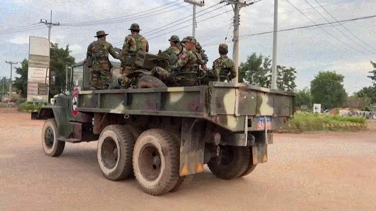 Güneydoğu Asyada savaş korkusu Tayland ve Kamboçya arasında çatışmalar sürüyor