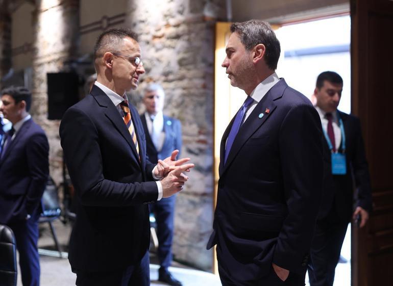 Enerji ve Tabii Kaynaklar Bakanı Bayraktar: Hazar’ın Türk dünyasını ayırmasını değil birleştirmesini sağlamalıyız