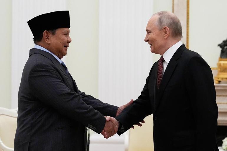 Endonezya Cumhurbaşkanı Subianto Moskovada