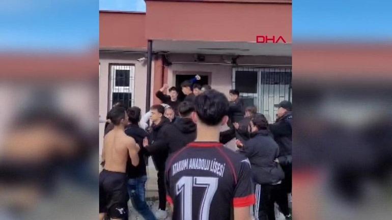  2 öğrenci gözaltında