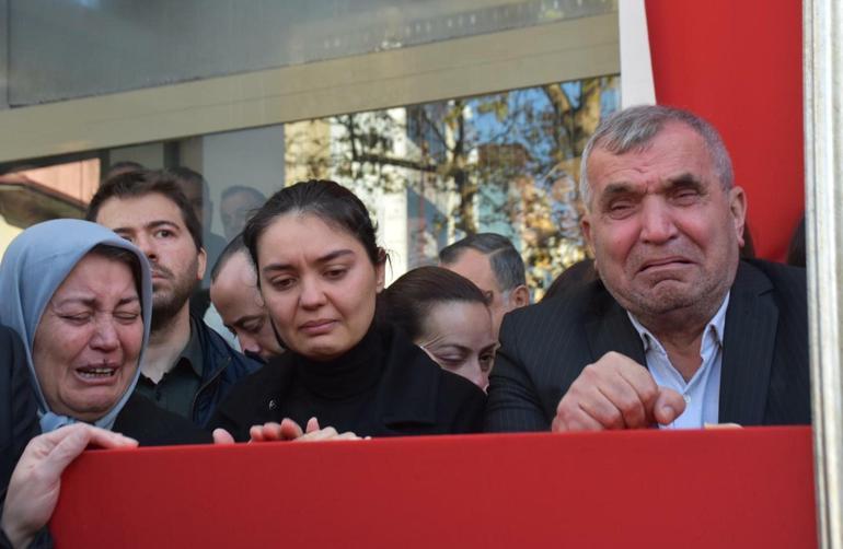 Şehzadeler Belediye Başkanı Gülşah Durbaya veda Özgür Özel gözyaşlarını tutamadı
