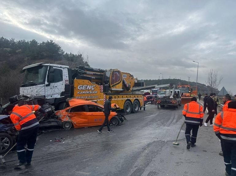  Vinç 13 araca çarptı, yaralılar var...