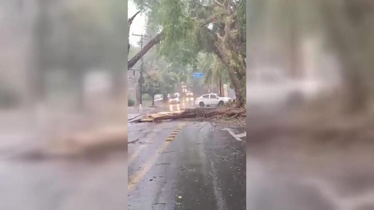 Brezilya’da fırtına dehşeti: Özgürlük heykeli yıkıldı