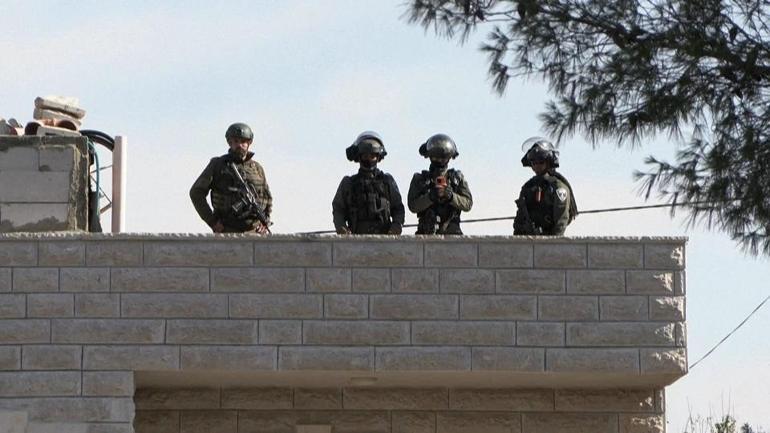 İsrail Batı Şeriada evleri yıkıyor