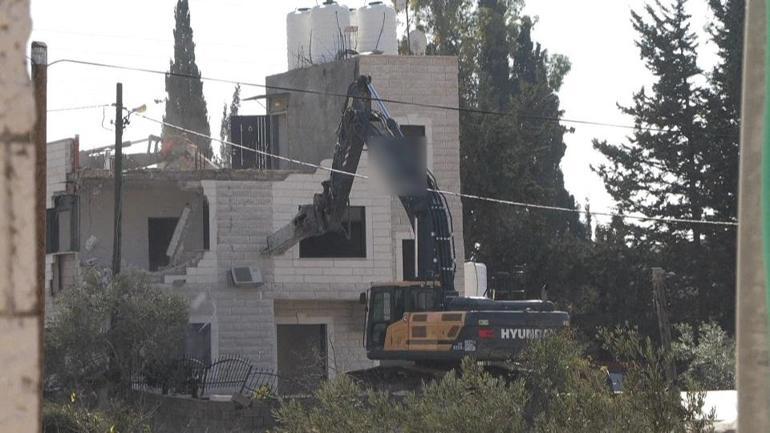 İsrail Batı Şeriada evleri yıkıyor