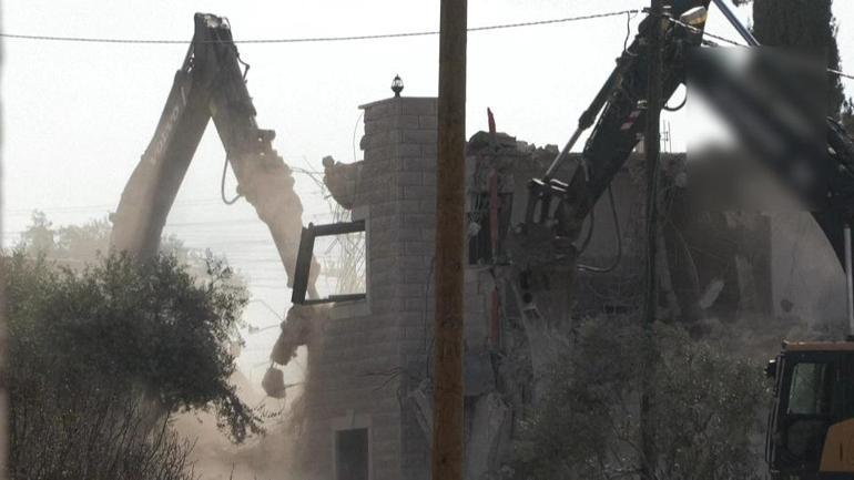 İsrail Batı Şeriada evleri yıkıyor