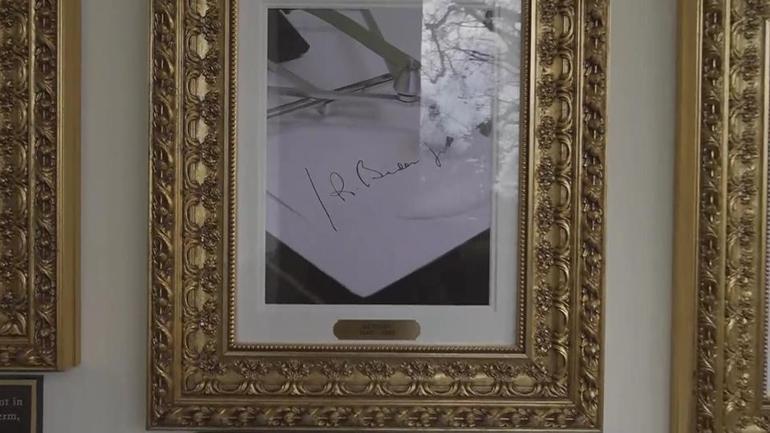 Trump bunu da yaptı... Eski başkanlarla not düşmeli alay