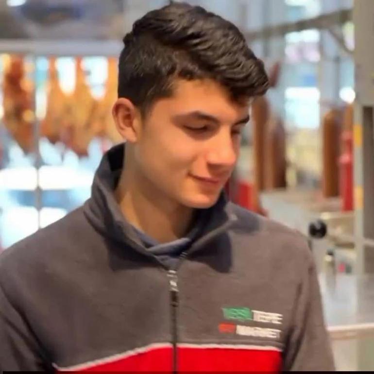 Mezarlıkta dehşet gecesi 2 genç isimleri yazılı bıçakla boğazları kesilmiş halde bulundu