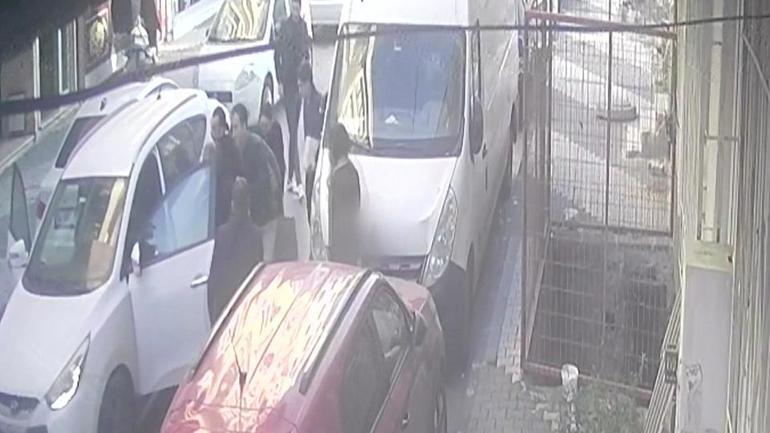 3 yaşındaki çocuk yola fırladı aracın altında kaldı