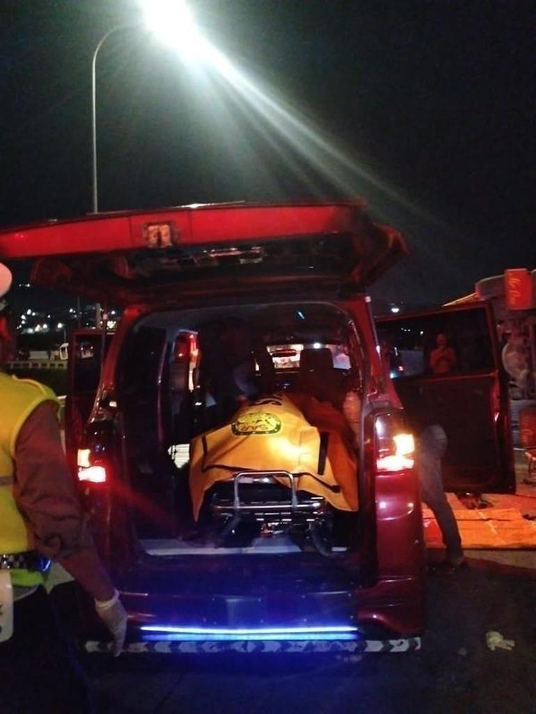 Endonezyada katliam gibi kaza: 16 kişi öldü