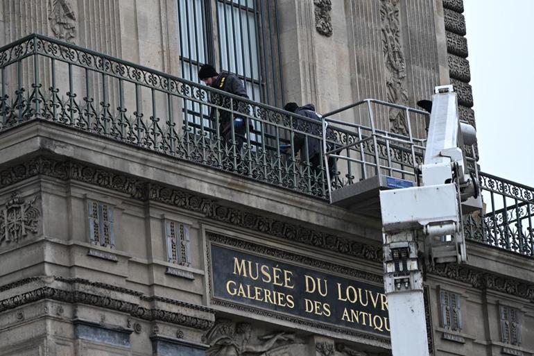Tarihi soygun sonrası Louvre Müzesi’ne demir parmaklık önlemi