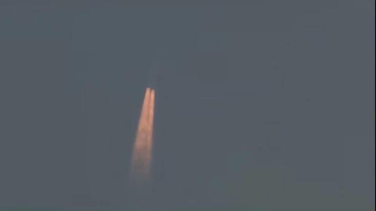 Hindistan uzay tarihi yazdı: 6 tonluk uydu alçak yörüngeye fırlatıldı