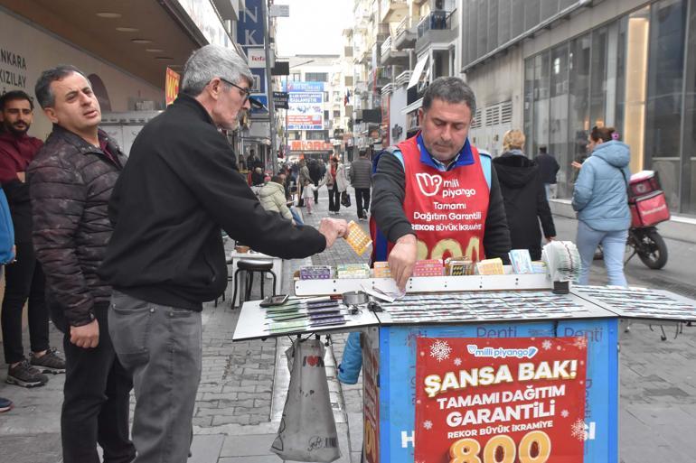 800 milyon TLlik rekor ikramiyeli Milli Piyango yılbaşı biletlerine yoğun ilgi