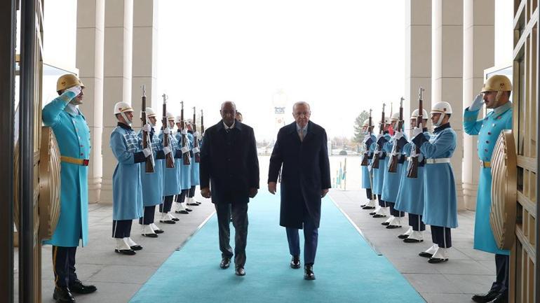 Cumhurbaşkanı Erdoğan, Abdulfettah el Burhanı resmi törenle karşıladı