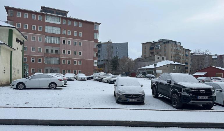 Ağrı ve Hakkari beyaza büründü