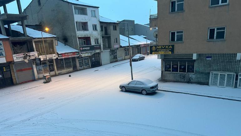 Ağrı ve Hakkari beyaza büründü
