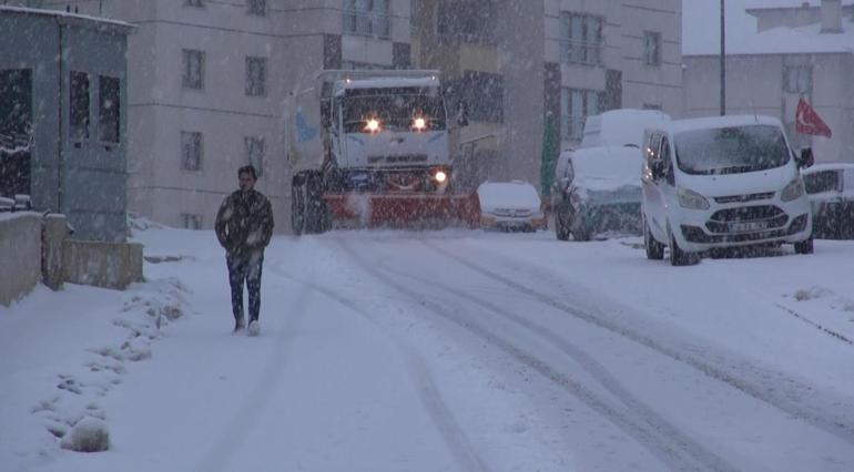 Ağrı ve Hakkari beyaza büründü