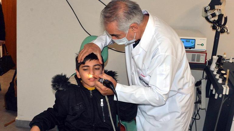 Doktorlar şaştı kaldı Burnundaki kaşıntının nedeni şoke etti