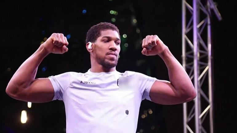 Anthony Joshua Nijeryada trafik kazası geçirdi