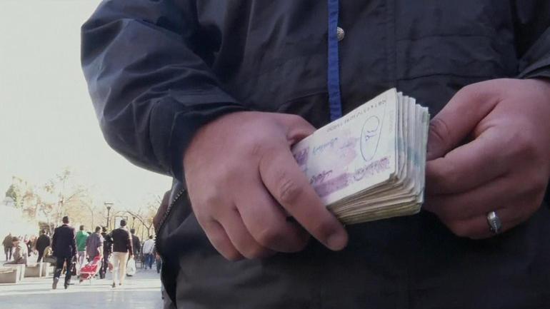 İran’da ekonomik alarm: Riyal çöktü, Tahran karıştı