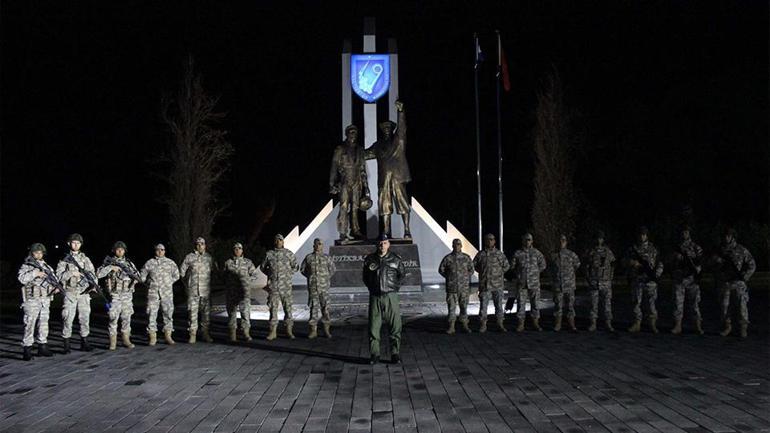 Türk askeri yeni yıla görev başında girdi