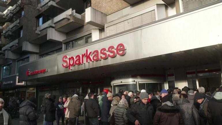 100 milyon euroluk vurgun | Tünelle girdiler, kasaları delip çıktılar