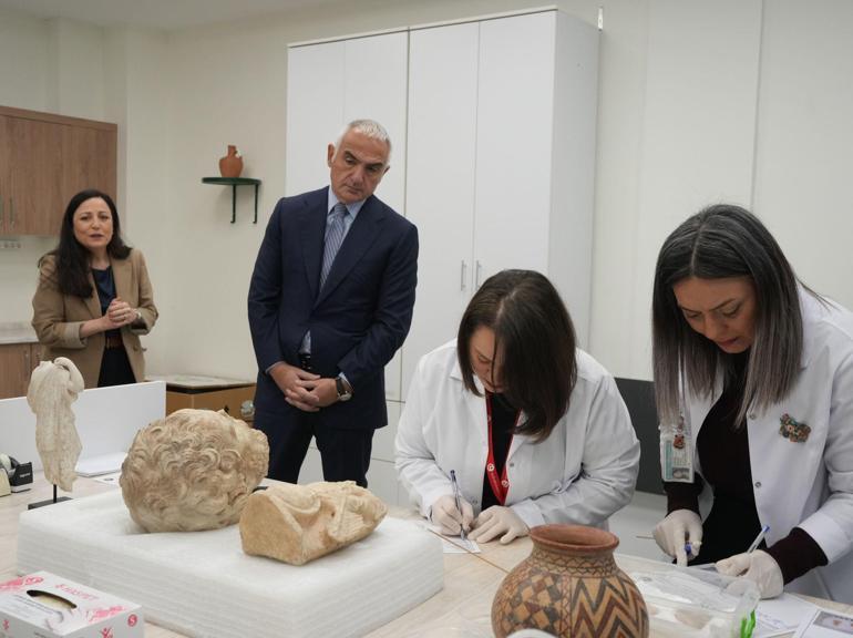 Bakan Ersoy: Kültür varlığı kaçakçılığıyla mücadelede kararlılıkla yol alıyoruz