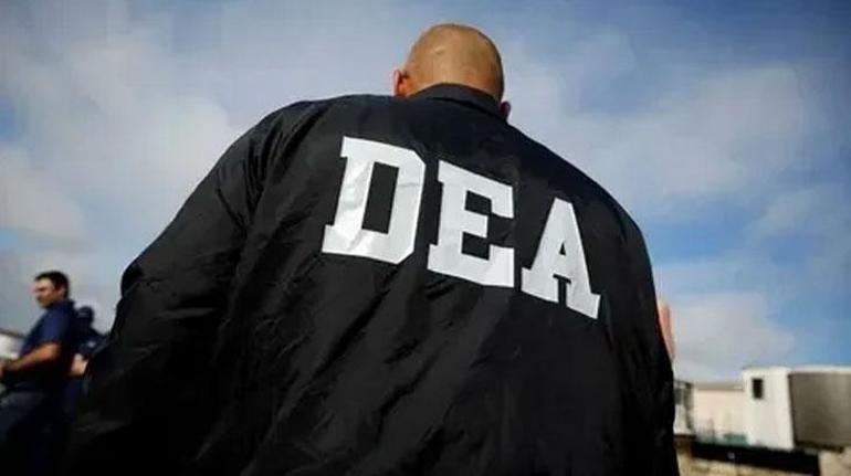 Ajanların üzerindeki yazı dikkat çekti: Maduronun kaçırılmasında DEA detayı