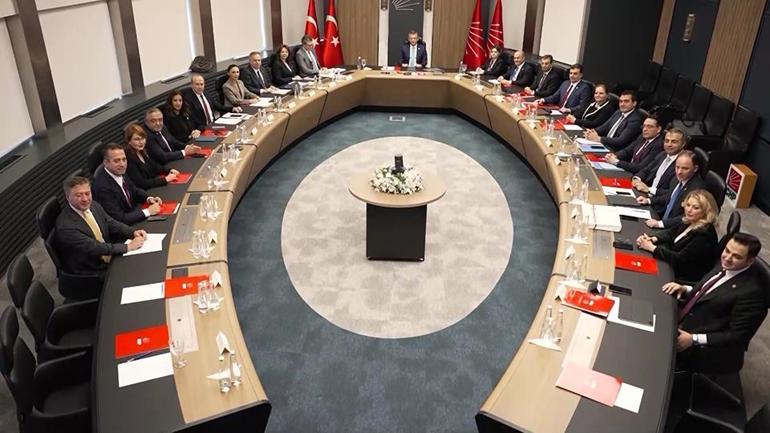 CHPde toplantı trafiği