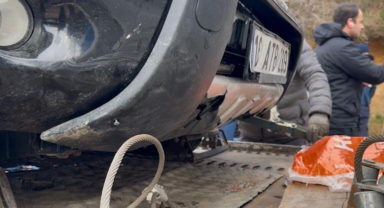 Cenazesi gölette bulunan Elif Kumalın aracında dikkat çeken detaylar