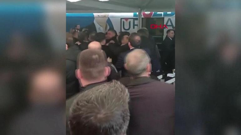 Bursa Büyükşehir Belediye Başkanı Mustafa Bozbey’e yumruklu saldırı