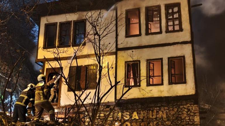 Karabükte 200 yıllık tarihi konak yandı