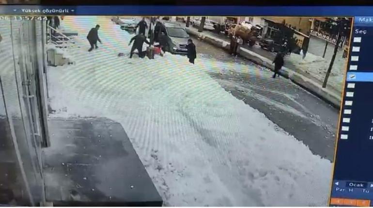  Çatıdaki kar kütlesi 21 yaşındaki Ayşeyi hayattan kopardı