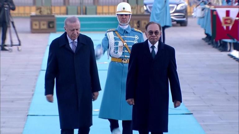SON DAKİKA | Cumhurbaşkanı Erdoğan, Malezya Başbakanı İbrahim’i resmi törenle karşıladı