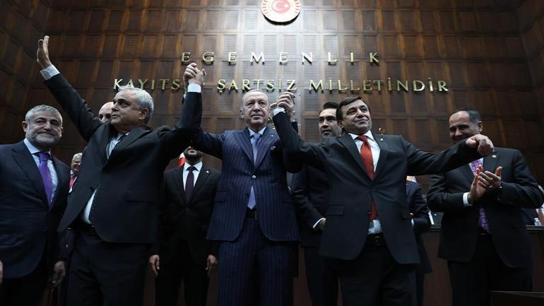 AK Parti’ye katılımlar ve erken seçim Abdulkadir Selvi kaleme aldı...