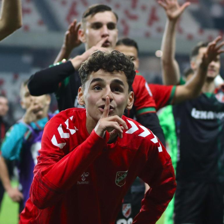 Fenerbahçenin yeni transferi Adem Yeşilyurt, idolünü açıkladı