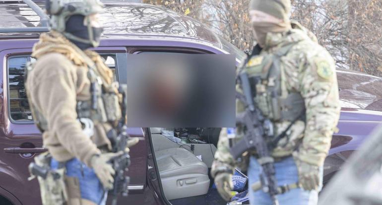 ABDyi karıştıran saldırı Göçmen polisi kadını arabasında vurdu