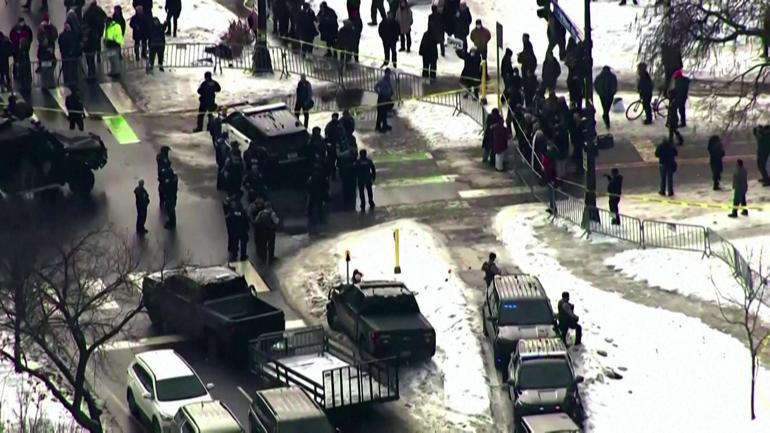 ABDyi karıştıran saldırı Göçmen polisi kadını arabasında vurdu