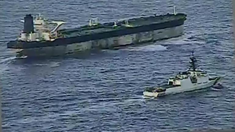 ABD helikopterlerle baskın yaptı: Rusyaya ait tankere böyle el koydu