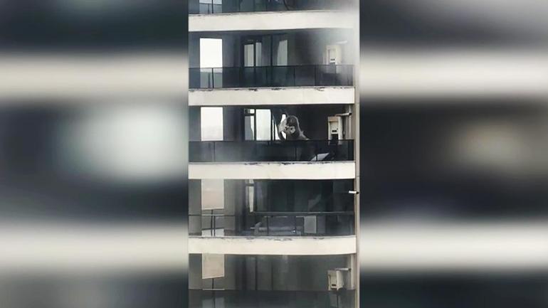  Cam balkonlar paramparça oldu