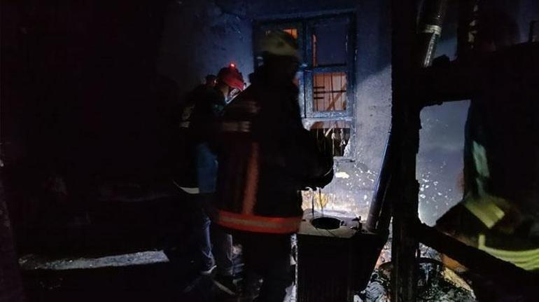 SON DAKİKA: Şanlıurfada evde gaz sıkışması sonucu patlama Ölü ve yaralılar var