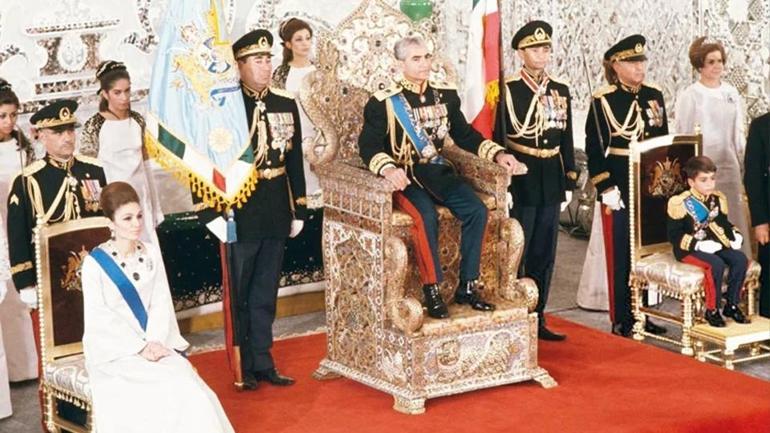 47 YILDIR TAHTI BEKLİYOR İranda protestolar alevlendi: Sürgündeki Rıza Pehleviden işgal edin çağrısı