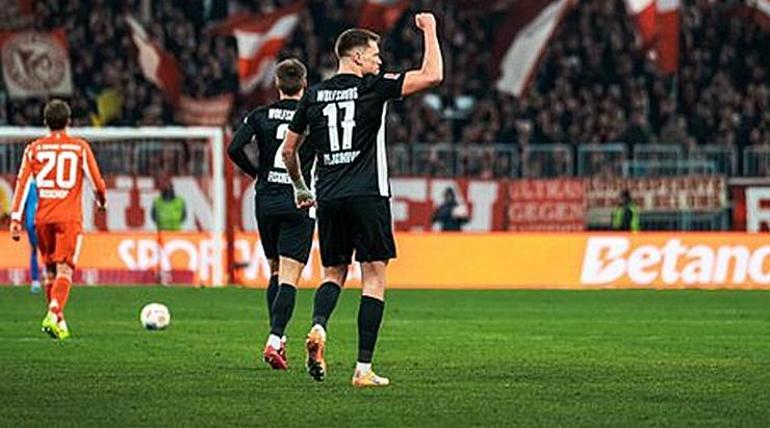 Bayern Münih’ten Wolfsburg’a tarihi fark 9 gollü maç