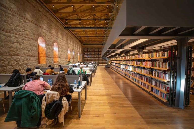 Bakan Ersoy rekor rakamı verdi: Rami Kütüphanesini 7.7 milyon kişi ziyaret etti