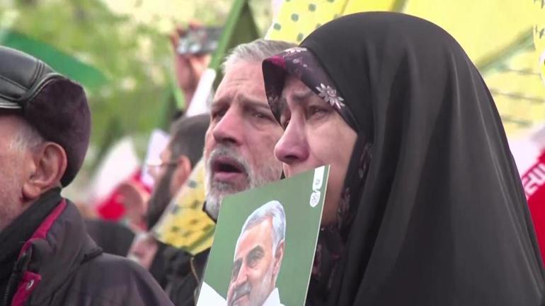 İranda toplu cenaze töreni