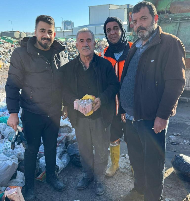 Bankada poşetten çöp çıkınca hayatının şokunu yaşadı