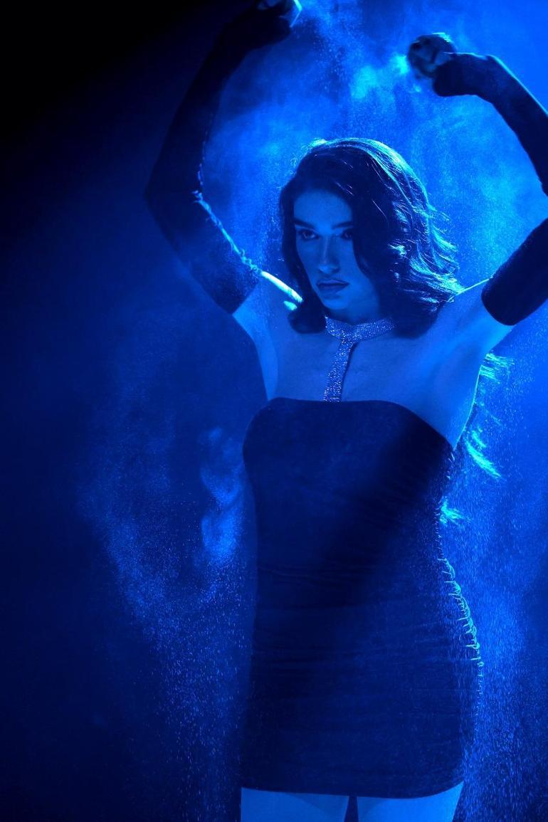 İNCİ TANELERİNDE DEV BULUŞMA Yılmaz Erdoğan yazdı, Ebru Gündeş söyledi