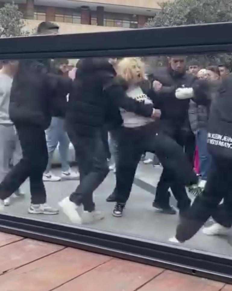 Maltepe’de kadınlar saç saça, baş başa birbirine girdi