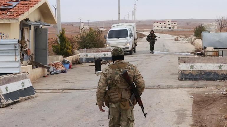 Suriye ordusu Rakkaya ilerliyor: YPG/SDG bölgeden süpürülüyor CNN TÜRK canlı yayınla sahada